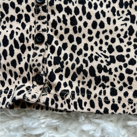Brandy Melville Cheetah Print Button Up Baby Tee - Picture 4 of 7
